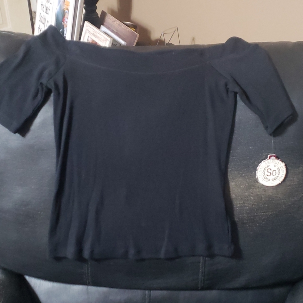 NWT COLD SHOULDER  BLACK SHIRT